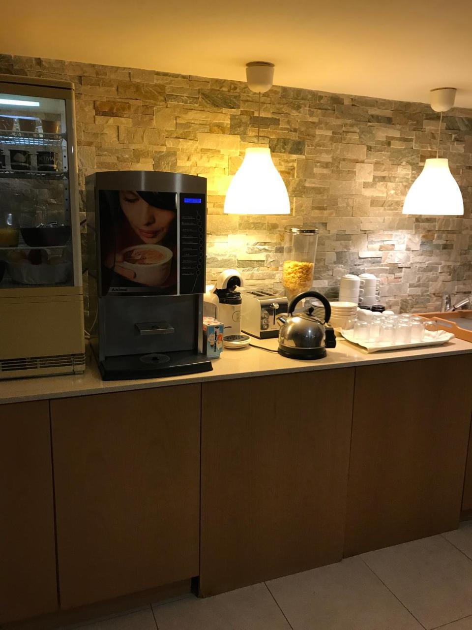 Hotel Moderne Saint-Maur-des-Fossés Kültér fotó